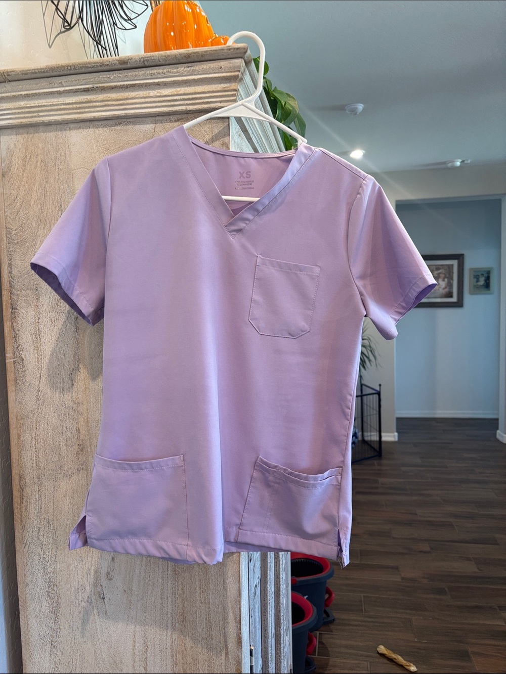 Lavender V-Neck Medical Scrub Top & Bottom - XS SCRUB SET
